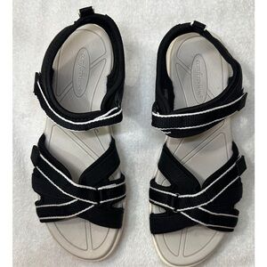 Comfortview Strappy Black and White Sandals